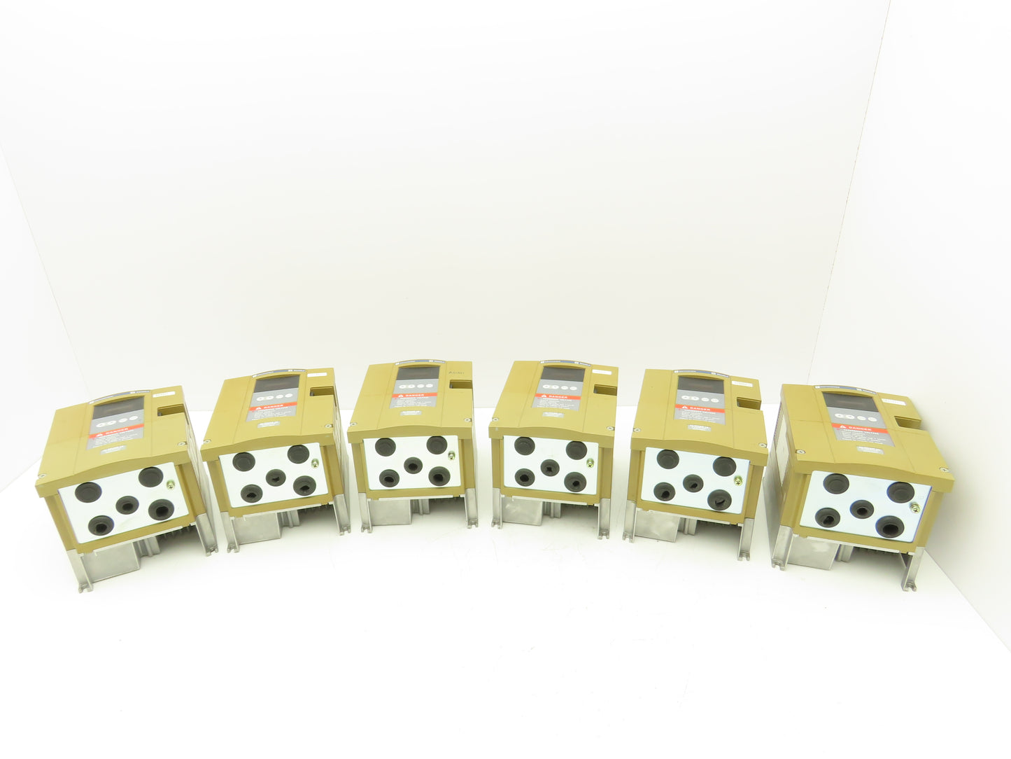 Square D Telemecanique ATV18U18N4 Variable AC Drive VFD 1Hp 460V 3PH Lot of 6