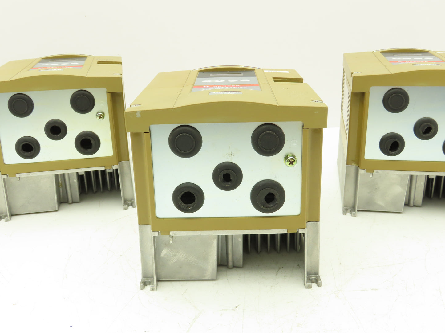 Square D Telemecanique ATV18U18N4 Variable AC Drive VFD 1Hp 460V 3PH Lot of 6
