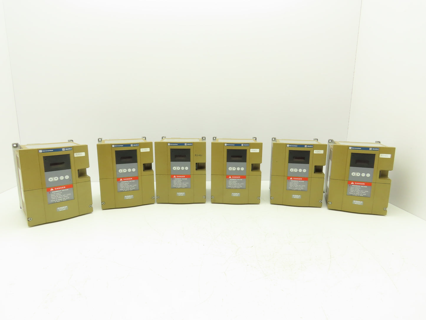 Square D Telemecanique ATV18U18N4 Variable AC Drive VFD 1Hp 460V 3PH Lot of 6