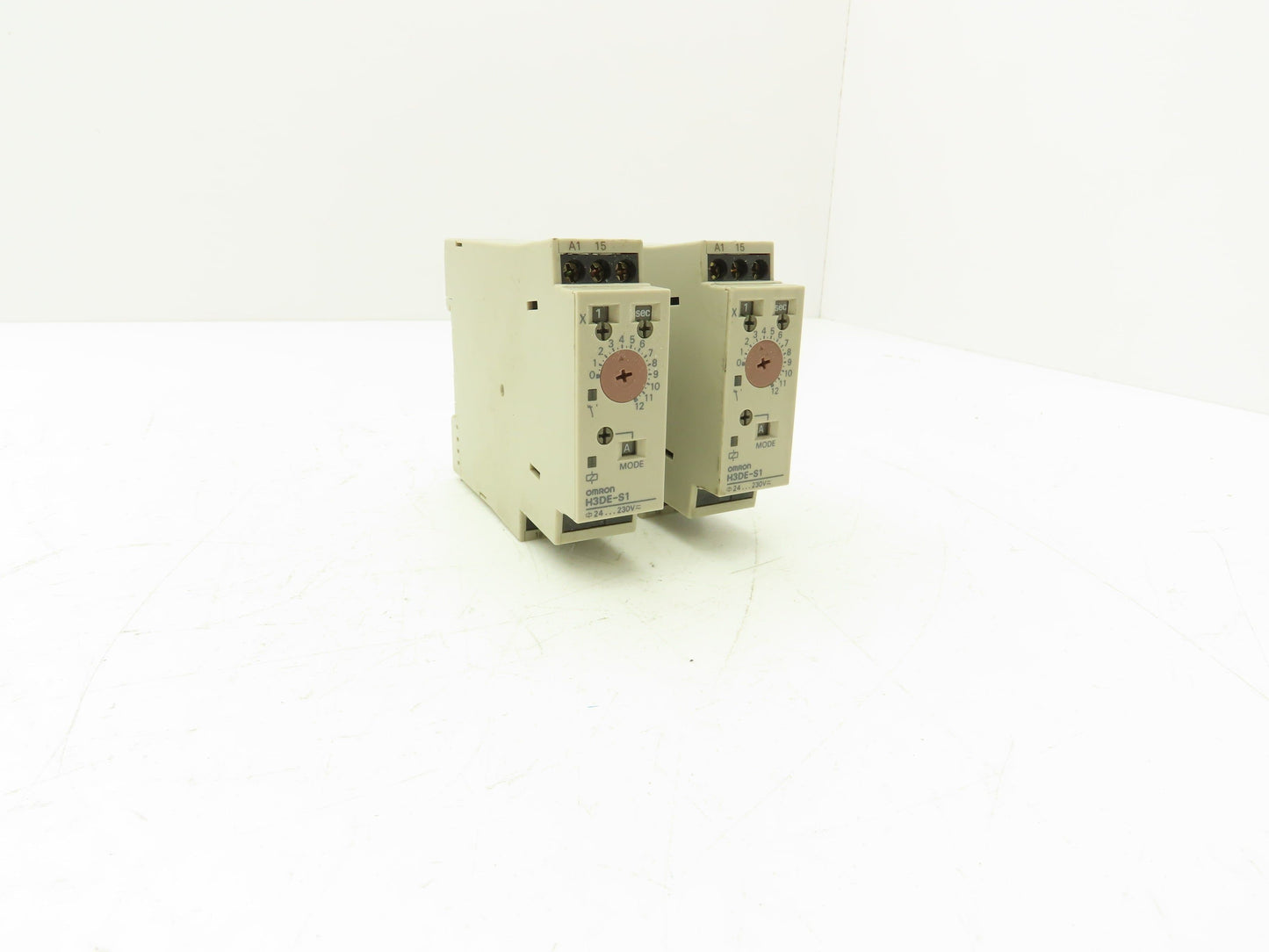 Omron H3DE-S1 Timer 0.1 Second to 120 Hour 24-230VAC/DC Lot of 2