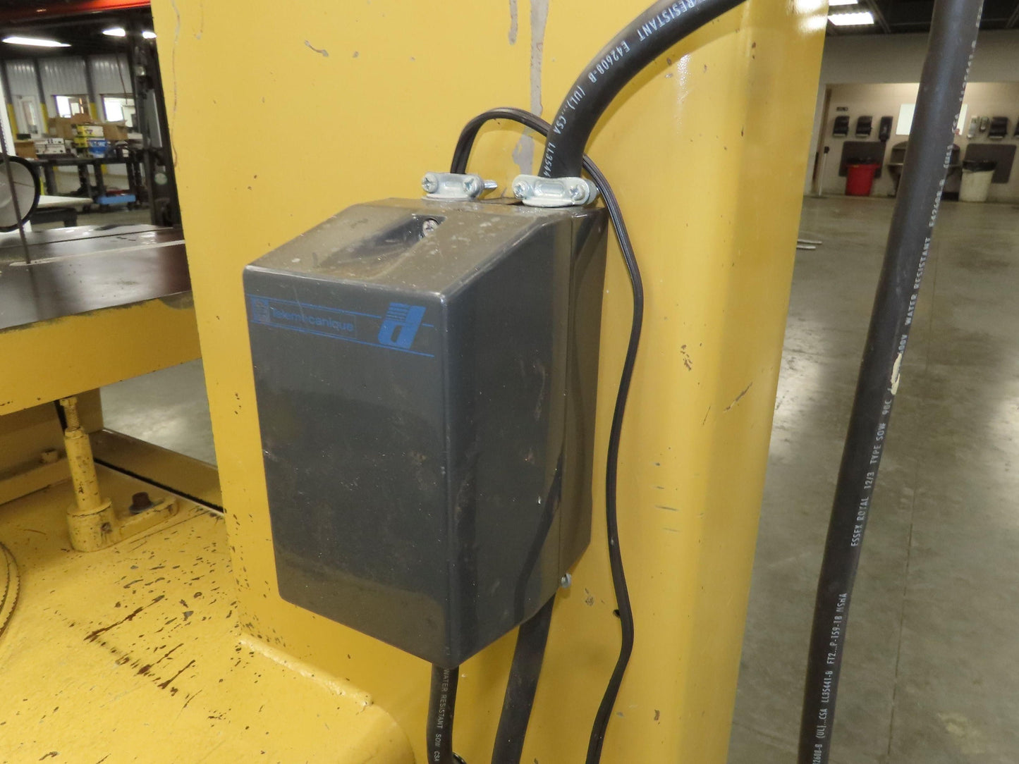 Powermatic 81 Woodworking Band Saw 20" Throat 12" H 230V 1Ph Baldor 1-1/2HP