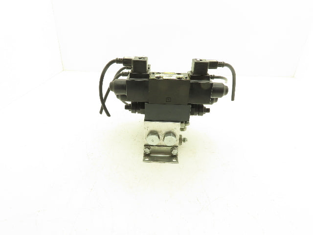 Parker D1VW Hydraulic Directional Solenoid Valves 3-Station Manifold 115V