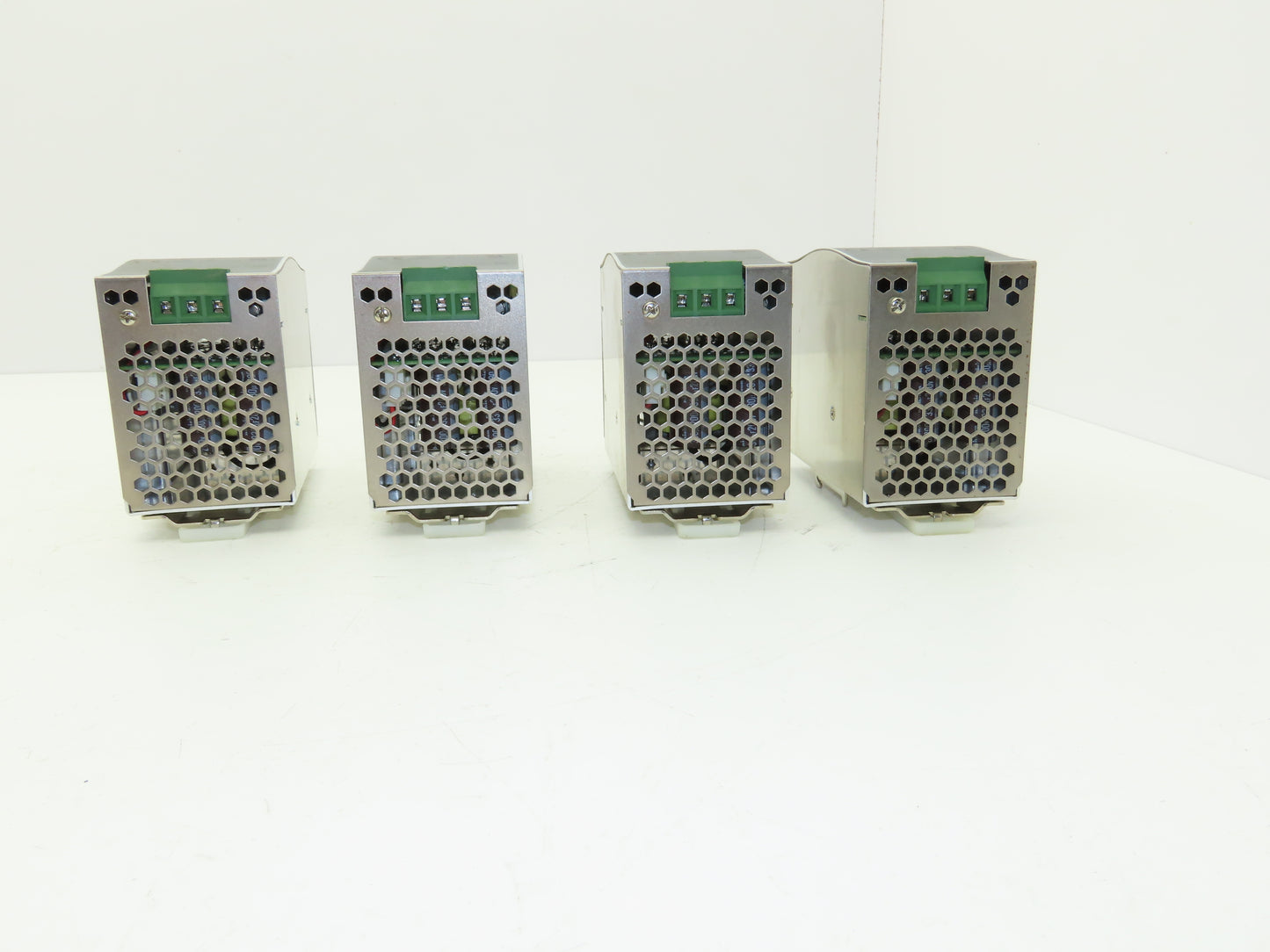 Mean Well DR-120-24 Power Supply 1PH 120VAC 3.3A/240VAC 2A In 24VDC 5A Lot of 4