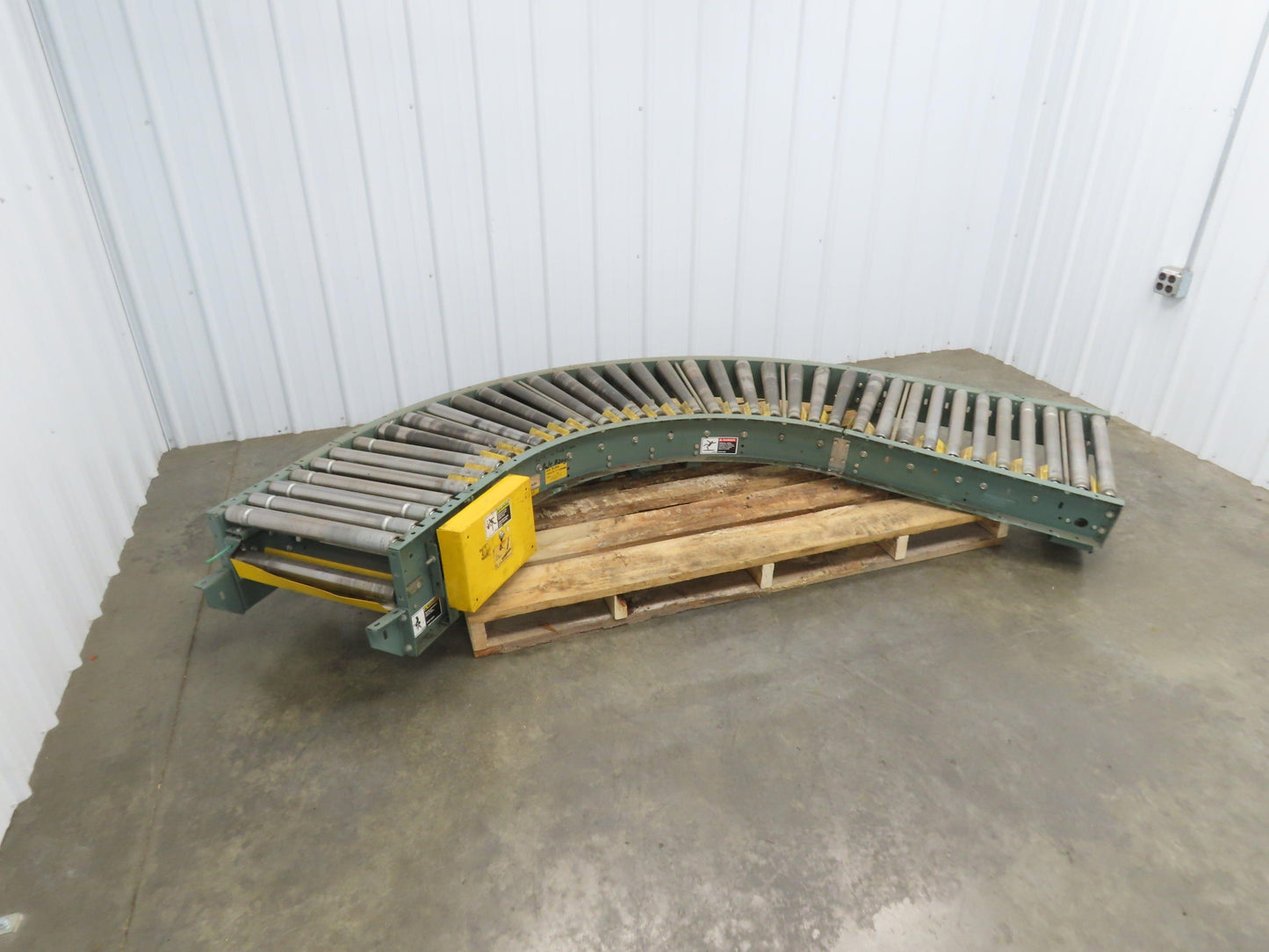 Hytrol 90° Curve Accumulation Roller Conveyor 24"W 21"BF Slave Belt Drive 9' 6"
