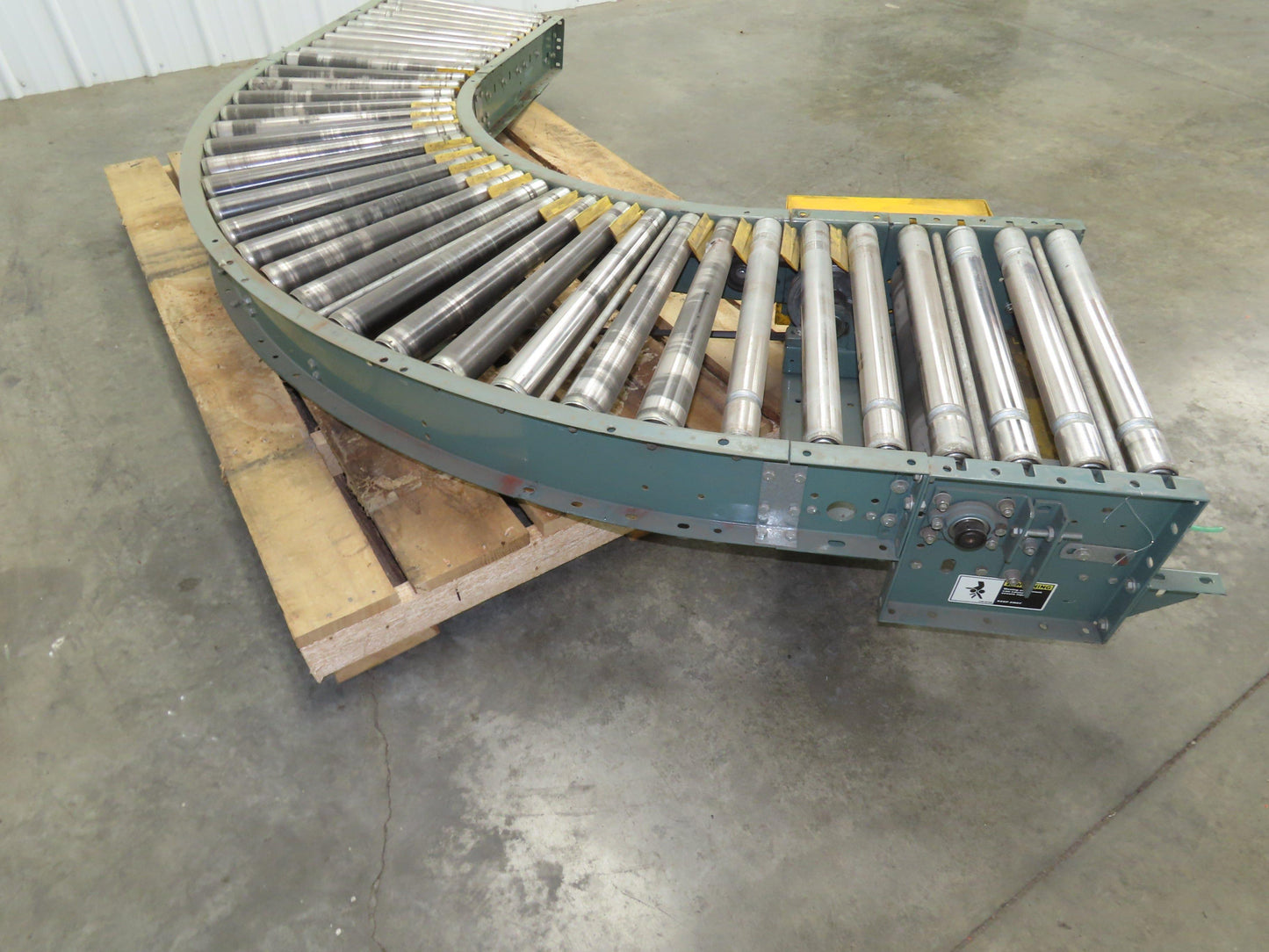 Hytrol 90° Curve Accumulation Roller Conveyor 24"W 21"BF Slave Belt Drive 9' 6"