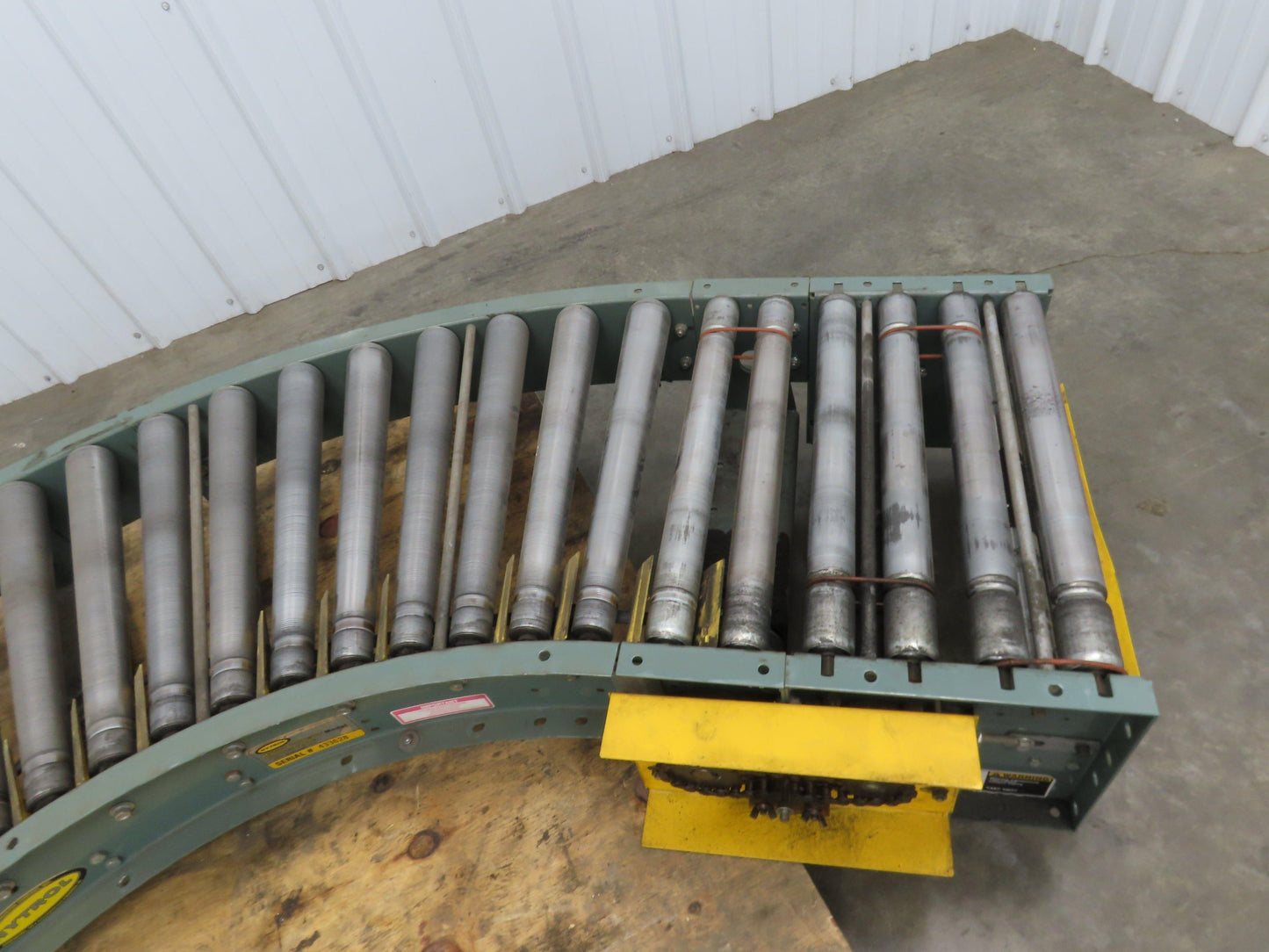 Hytrol 90° Curve Accumulation Roller Conveyor 24"W 21"BF Slave Belt Drive 96"L