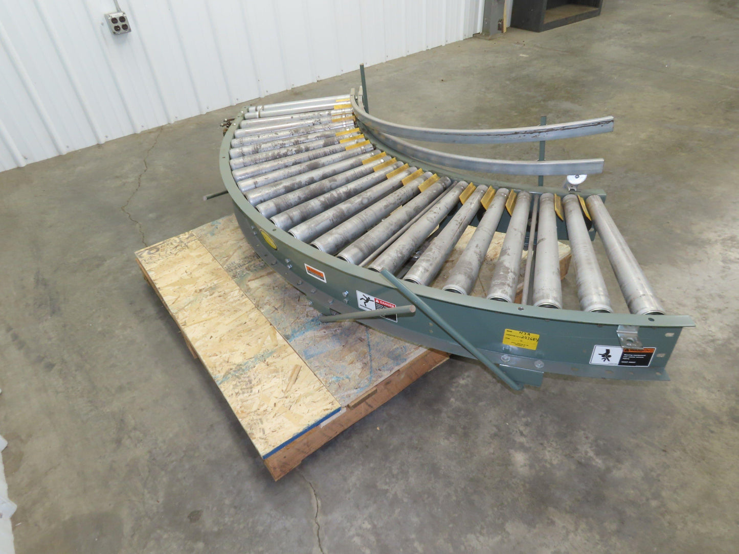 Hytrol 90° Curve Accumulation Roller Conveyor 24"W 21"BF Slave Belt Drive 82"L