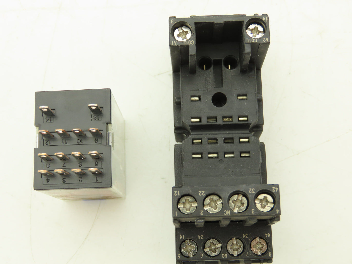 Omron MY4IN | PYF 14-ESN-B Relay | Base 24VDC Coil Lot of 15
