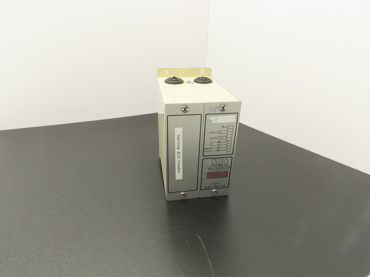 Sanki VVVF P311 Parts Feeder Power Supply 100/200VAC Input 0-240VAC Output