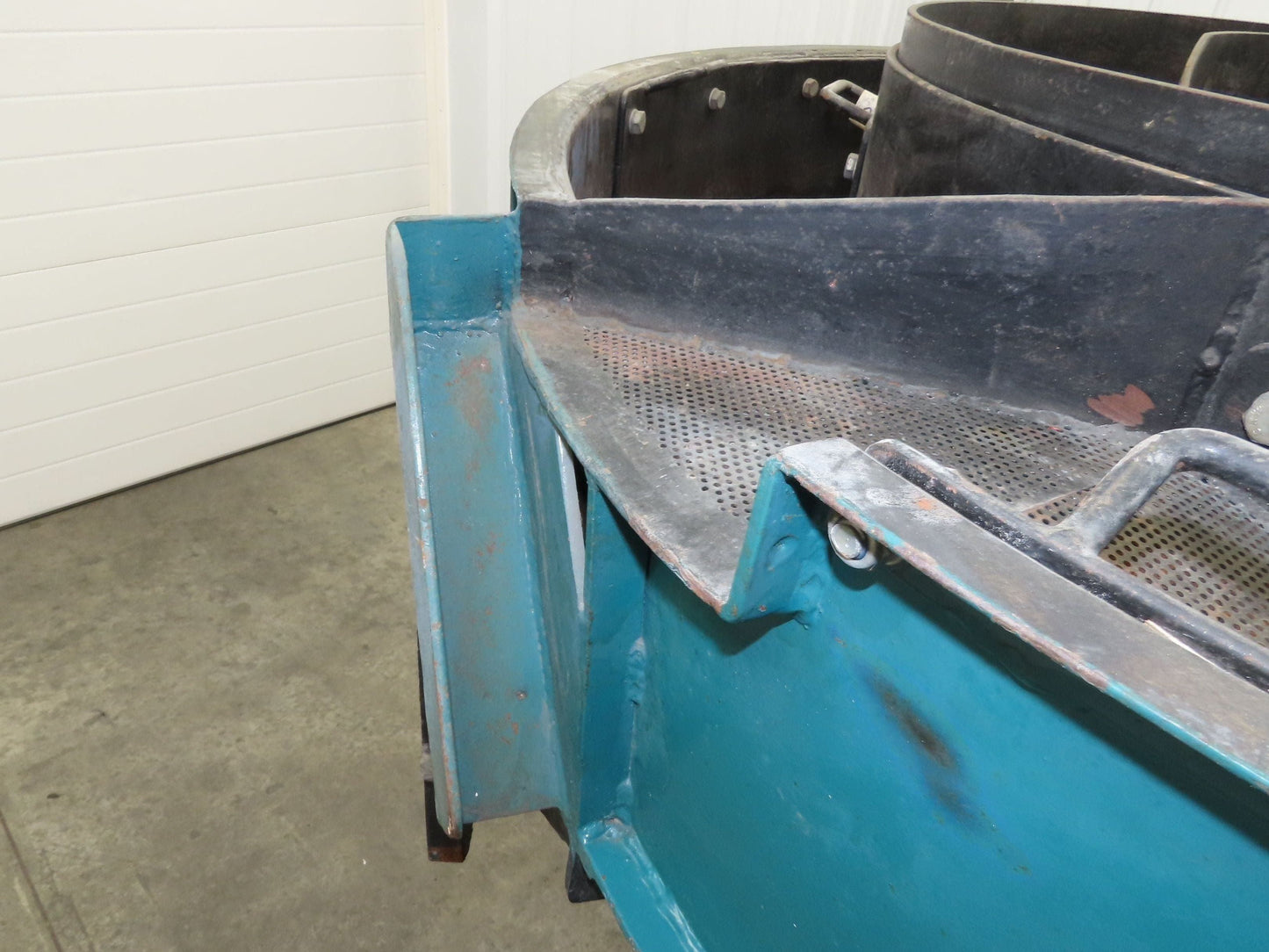 Vibratory Deburring Shaker Small Parts Polishing Tumbler 58" Bowl Sand Media