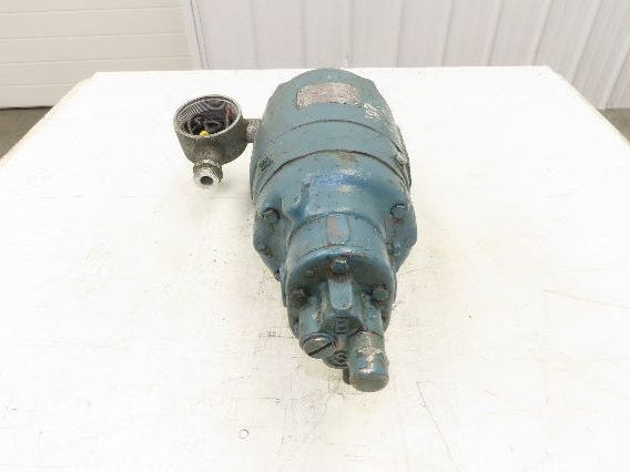 Brown & Sharpe Model 111 Hydraulic Gear Pump 3GPM 600 RPM 1/2"npt 230/460V Motor