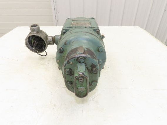 Brown & Sharpe Model 111 Hydraulic Gear Pump 4GPM 600 RPM 1/2"npt 230/460V Motor
