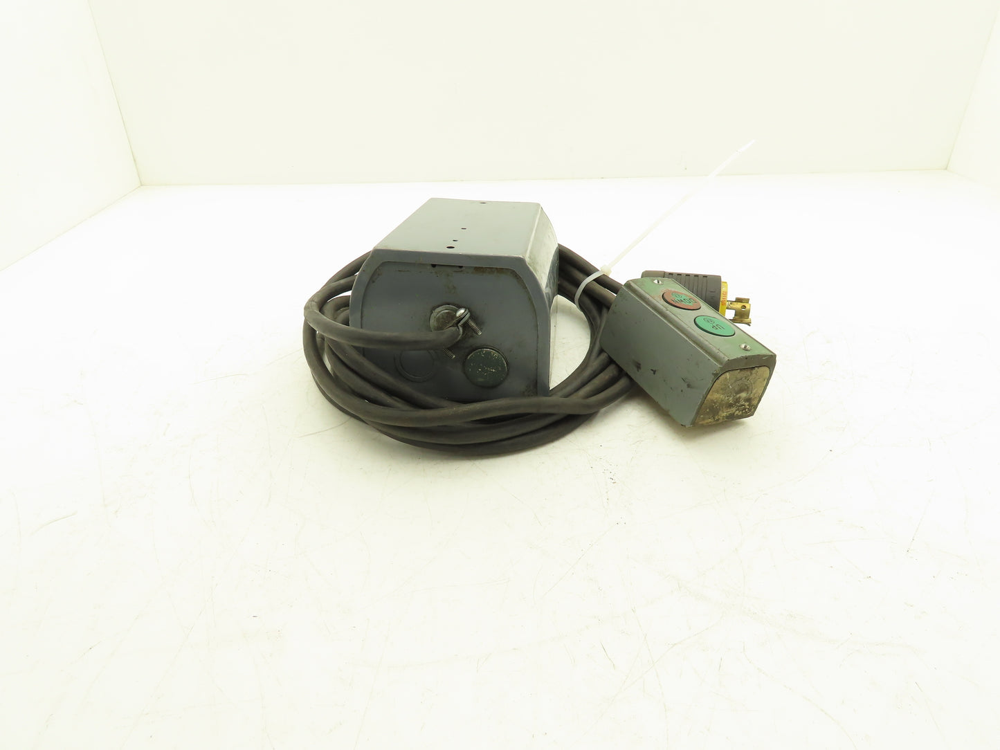 Allen Bradley Arrow Hart 800-2SC Elevator Controls Up Down Buttons 230V