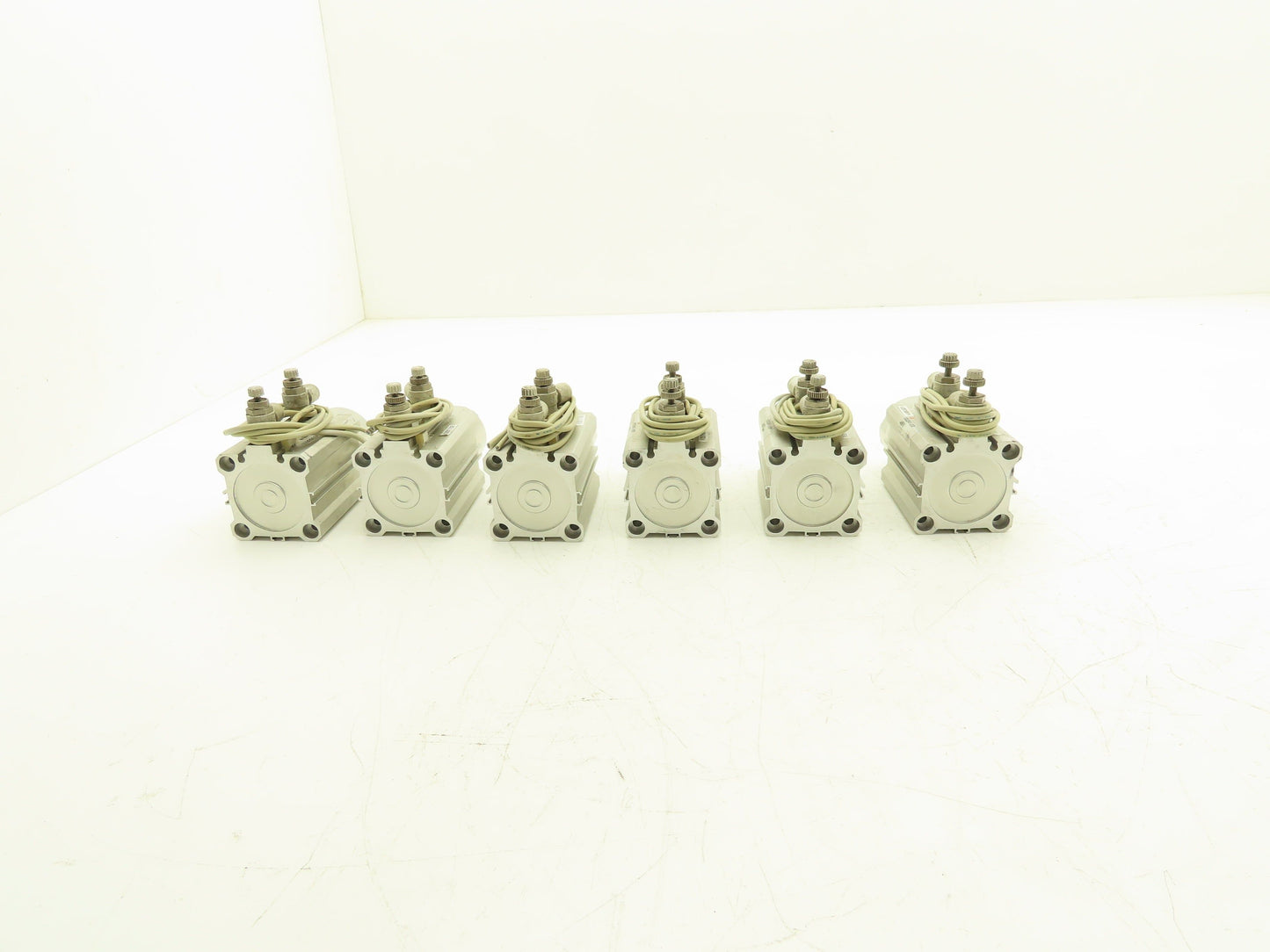 SMC RSDQB40-20DK-M9BVL Pneumatic Air Cylinder 40mm Bore 20mm Stroke Lot of 6
