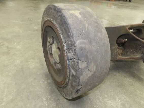 Hyster E60Z Forklift Dual-Wheel Steer Axle Assembly