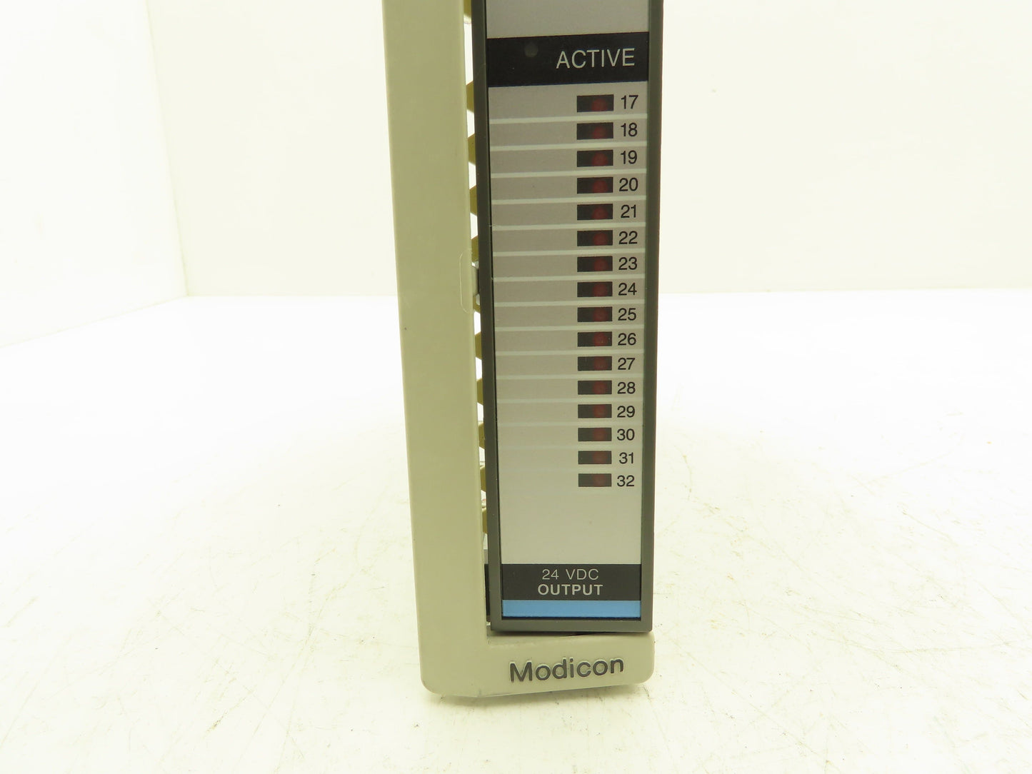 AEG Modicon AS-B838-032 I/O Module 24VDC TRU HI OUT PV:00 RL:75
