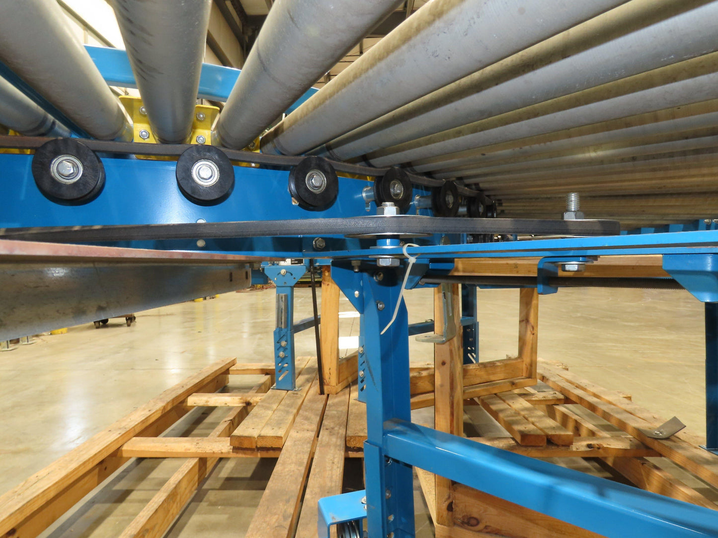 Hytrol 33"x 180° Curve Accumulation Roller Conveyor 30"BF .5Hp 460V Drive 75 FPM
