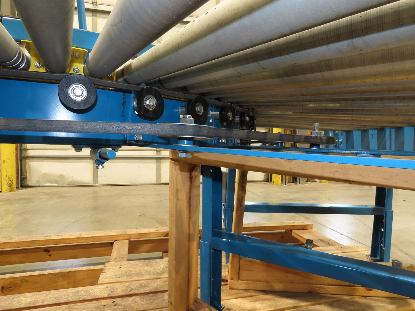 Hytrol 33"x 180° Curve Accumulation Roller Conveyor 30"BF .5Hp 460V Drive 75 FPM