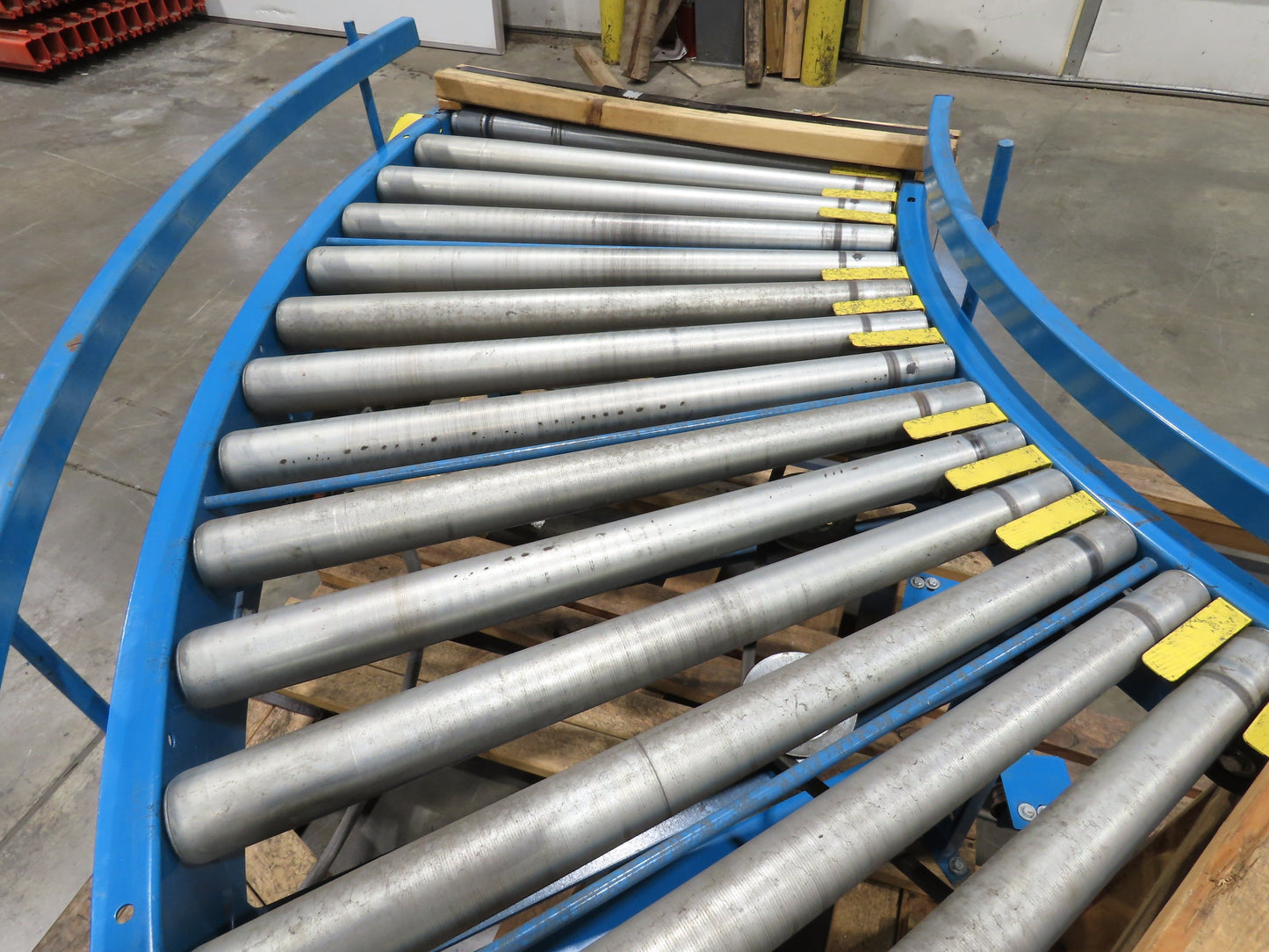 Hytrol 33"x 180° Curve Accumulation Roller Conveyor 30"BF .5Hp 460V Drive 75 FPM