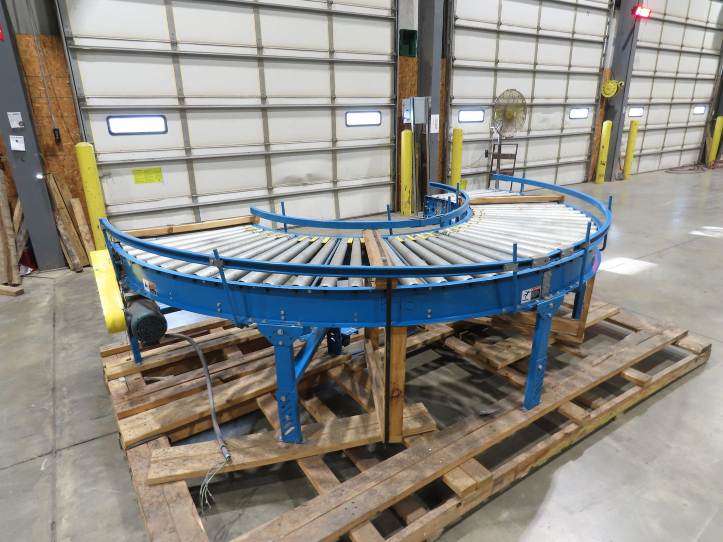 Hytrol 33"x 180° Curve Accumulation Roller Conveyor 30"BF .5Hp 460V Drive 75 FPM