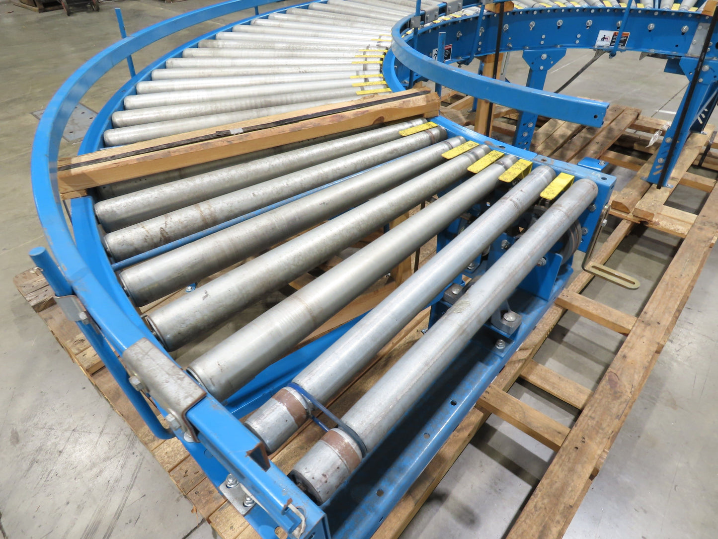 Hytrol 33"x 180° Curve Accumulation Roller Conveyor 30"BF .5Hp 460V Drive 75 FPM