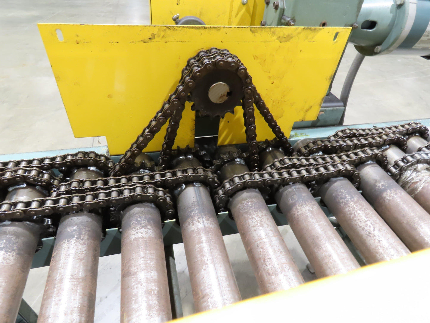 Hytrol Pallet Conveyor 2.5" Roller 51"BF x 5'L 460V Chain Drive 36 FPM 30-36"H