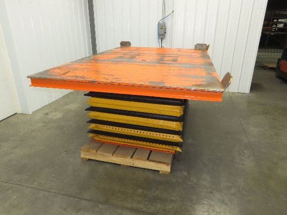 Air Pneumatic Scissor Lift Table 4000lb Cap 64x98" Swivel Top 24" Travel