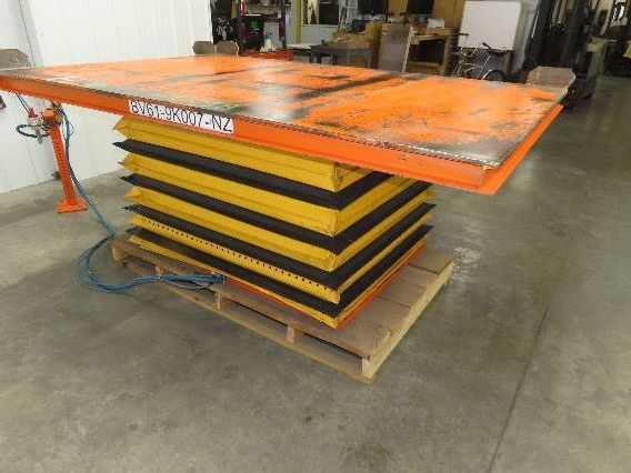 Air Pneumatic Scissor Lift Table 4000lb Cap 64x98" Swivel Top 24" Travel
