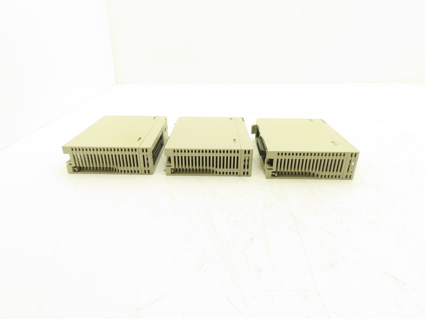 Omron CS1W-OD261 CS1W-ID261 Input Output Units 24VDC Lot of 3