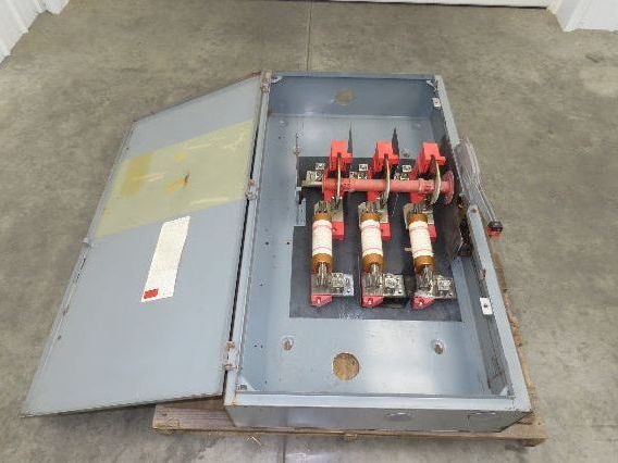 Square D H365 Heavy Duty Safety Disconnect Switch 400A 600V 3 Pole Ser E2 Fused