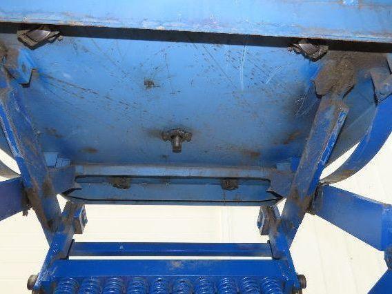 AMI Spring Loaded Industrial Pallet Load Leveler 3500lbs 42x46" Swivel Top