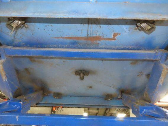 AMI Spring Loaded Industrial Pallet Load Leveler 3500lbs 42x46" Swivel Top