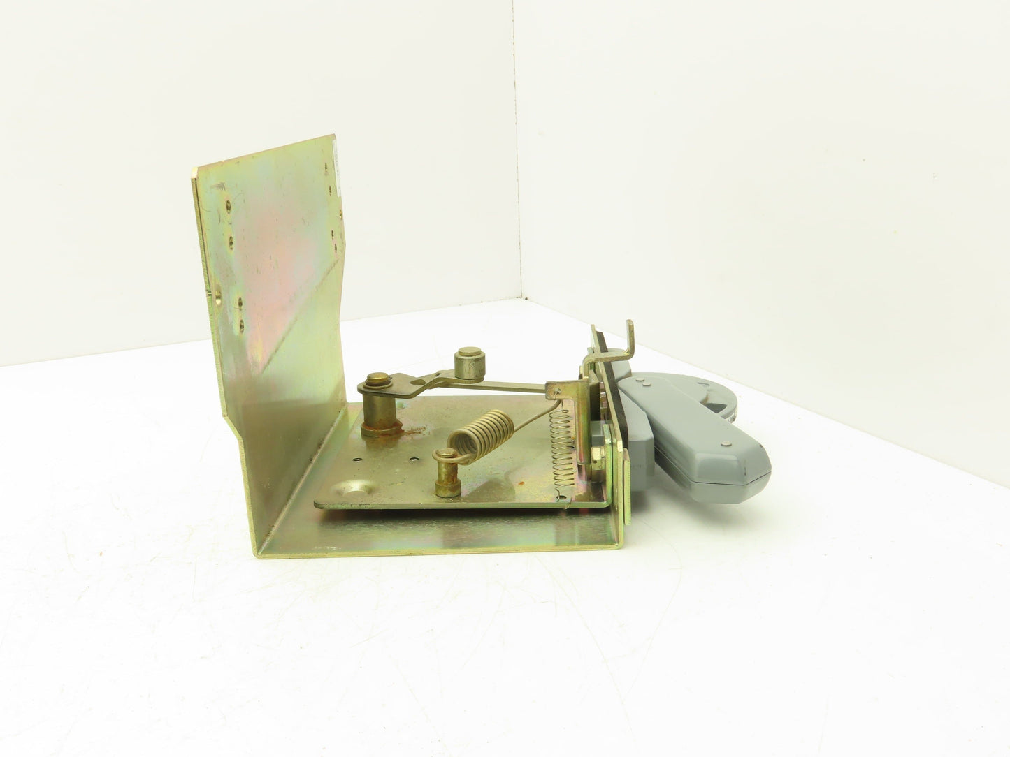 Allen Bradley 1494D-N2 Circuit Breaker Operator Mechanism Disconnect Handle