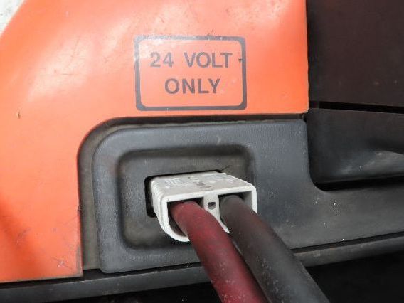 Linde ETR Electric Warehouse Walk Ride Pull Truck 24VDC Tow Tractor