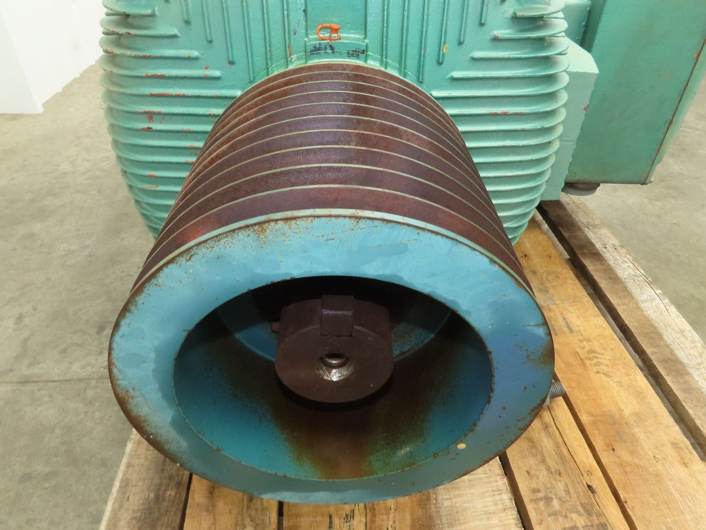 Weg PBLN300-12-586/7F2 AC Motor 300Hp 365A 1190 RPM 460V 3PH Delta Wye 586/7T