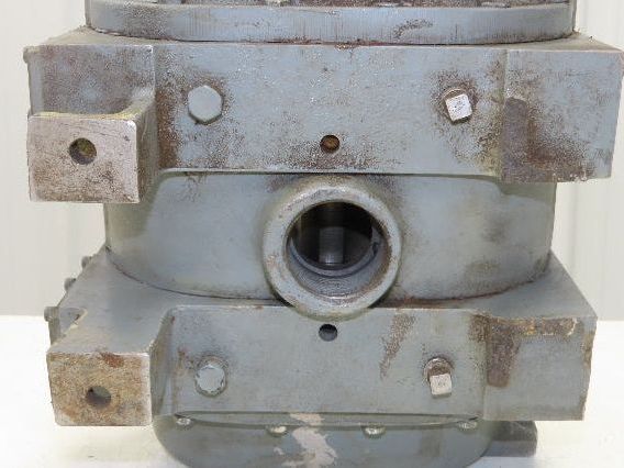 MD-Pneumatics 46-3202.5 Positive Disp. Rotary Lobe Blower 1.5"npt -Broken Feet-