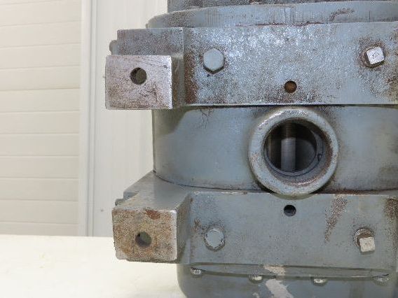 MD-Pneumatics 46-3202.5 Positive Disp. Rotary Lobe Blower 1.5"npt -Broken Feet-