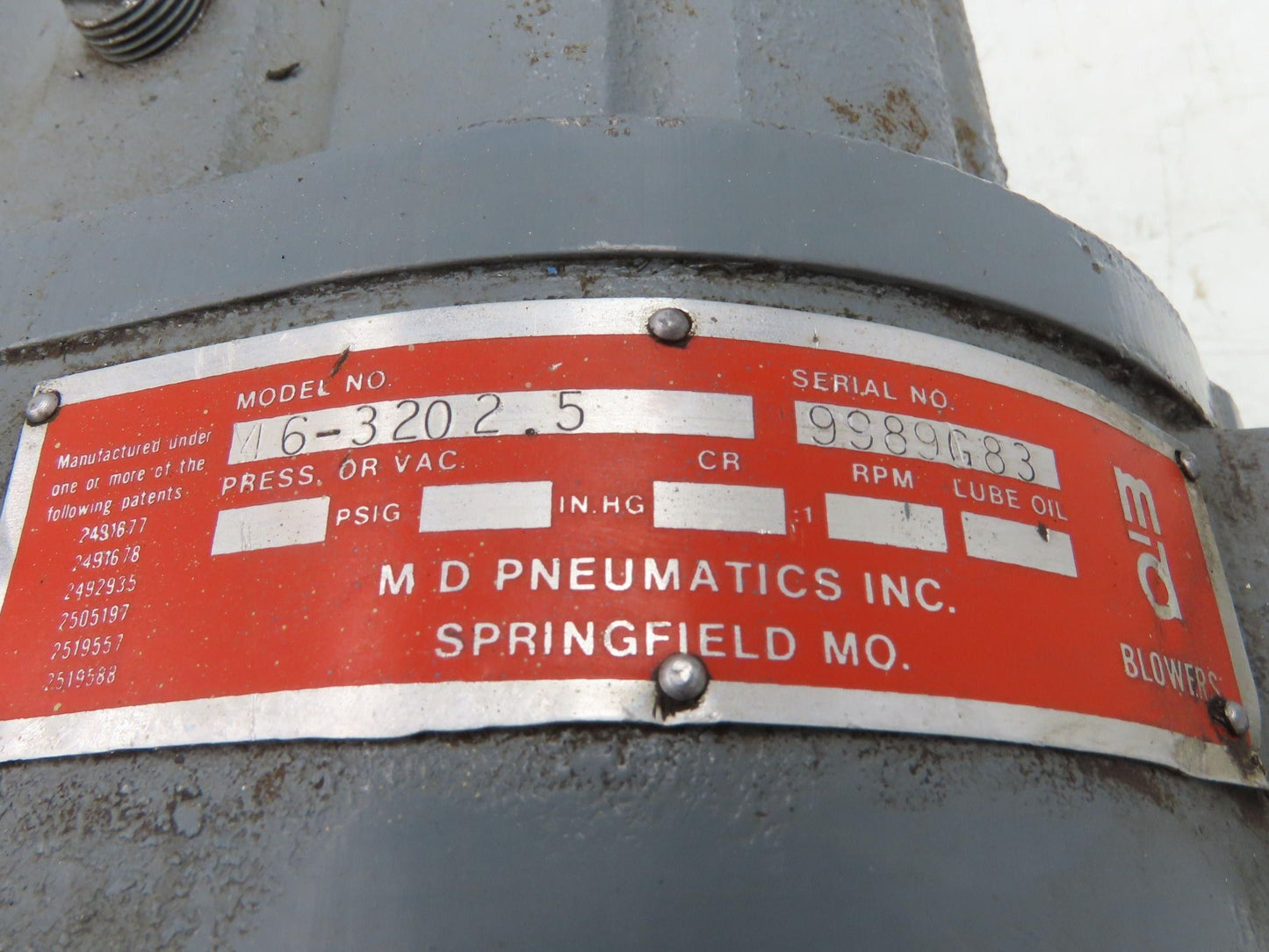 MD-Pneumatics 46-3202.5 Positive Disp. Rotary Lobe Blower 1.5"npt -Broken Feet-