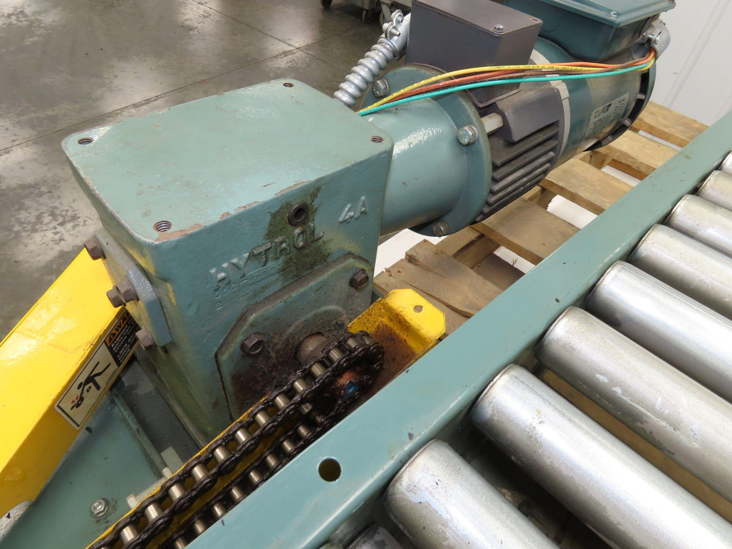 Hytrol 24"x 60" Accumulation Roller Conveyor 21"BF V-Belt End Drive 1Hp 230/460V