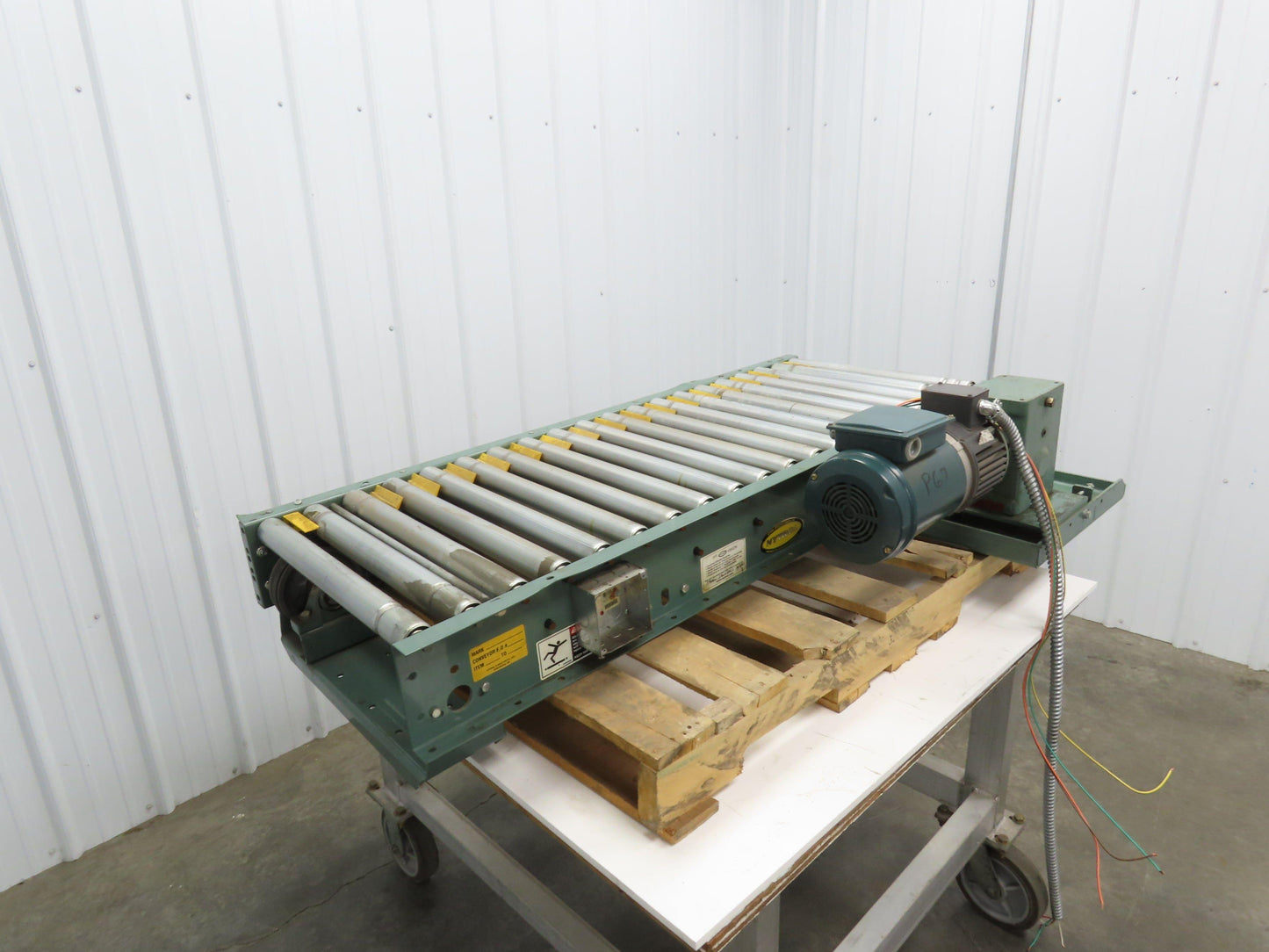Hytrol 24"x 60" Accumulation Roller Conveyor 21"BF V-Belt End Drive 1Hp 230/460V