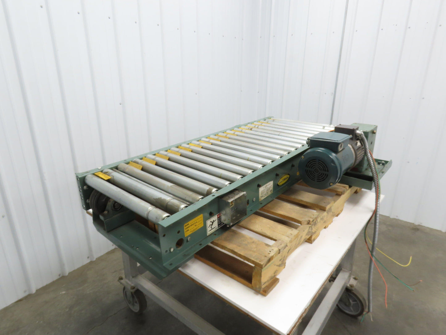 Hytrol 24"x 60" Accumulation Roller Conveyor 21"BF V-Belt End Drive 1Hp 230/460V