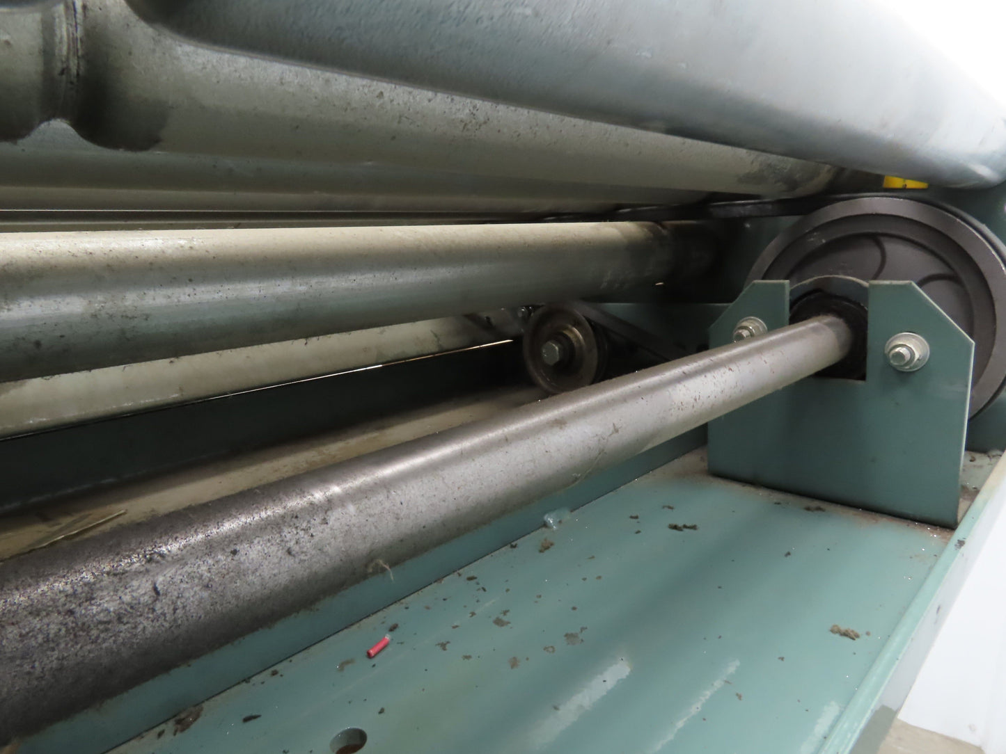 Hytrol 24"x 60" Accumulation Roller Conveyor 21"BF V-Belt End Drive 1Hp 230/460V