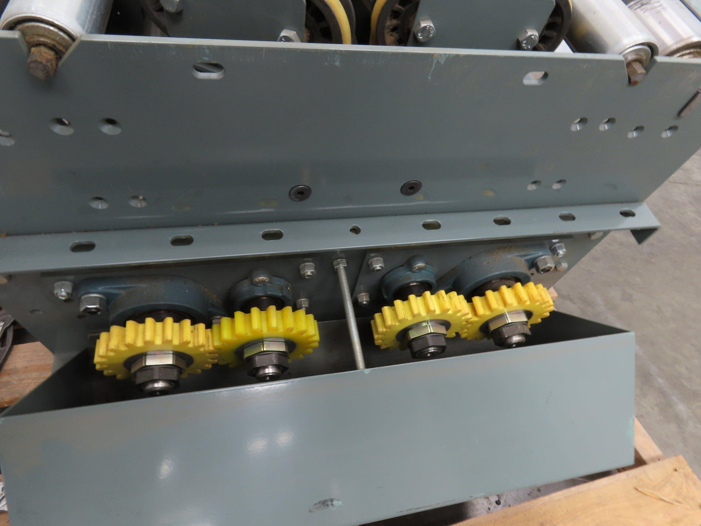 Hytrol Prosort 24" Conveyor Pivot Wheel Diverter Pneumatic RH Transfer Sorter