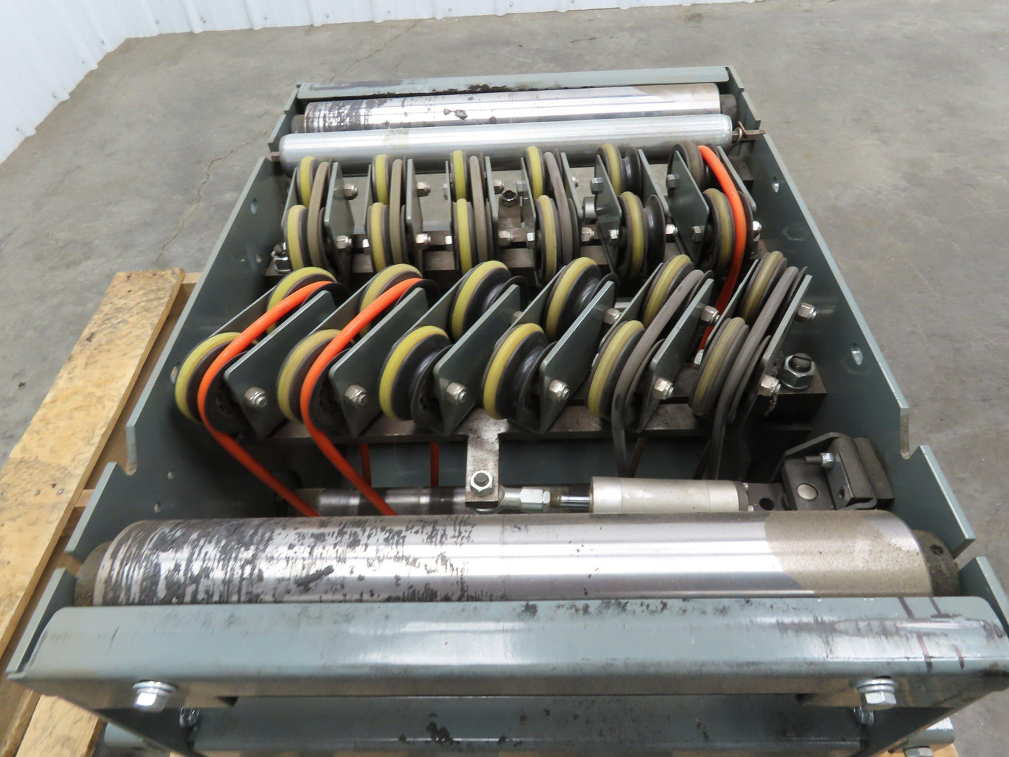 Hytrol Prosort 24" Conveyor Pivot Wheel Diverter Pneumatic RH Transfer Sorter