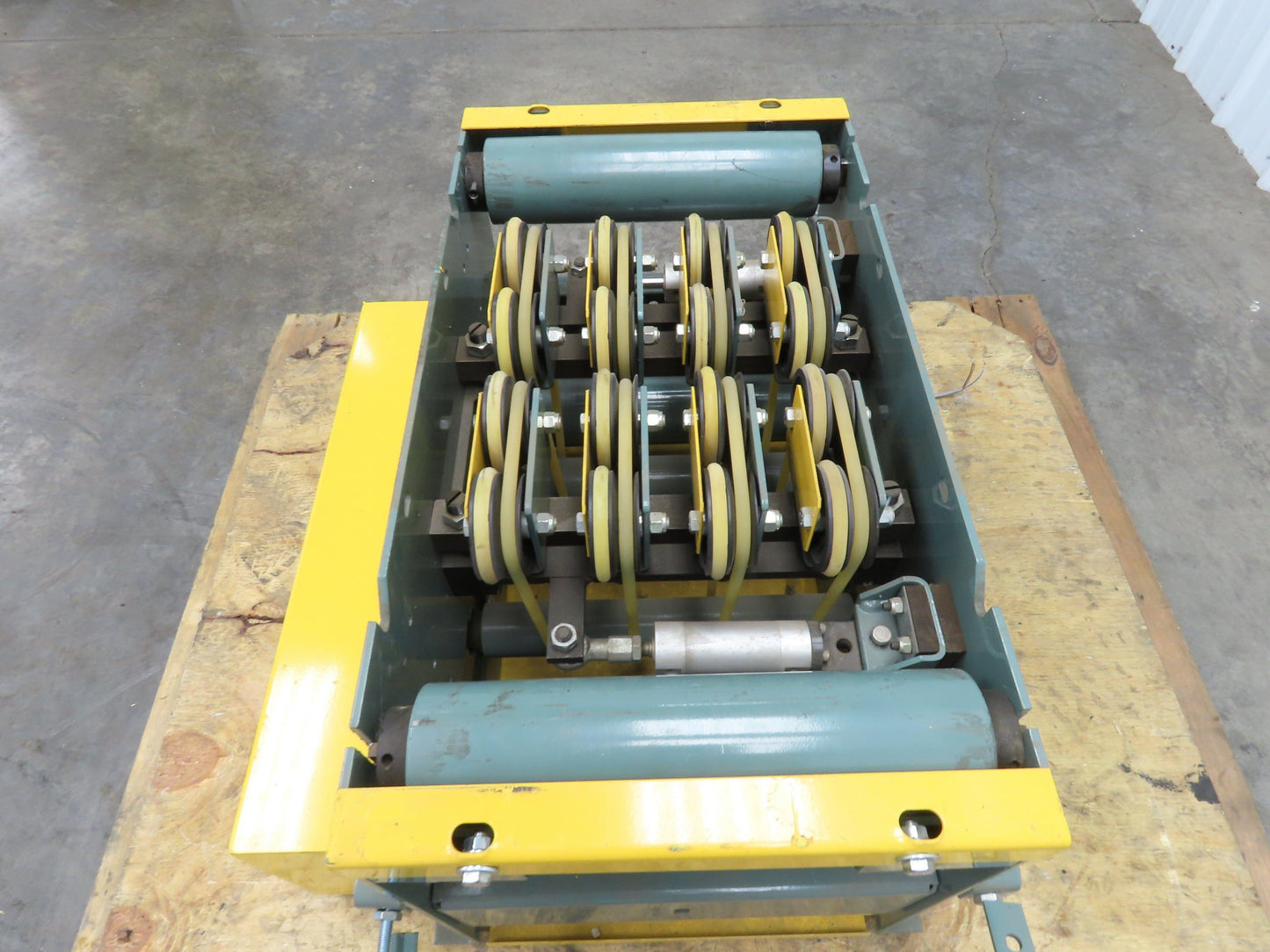 Hytrol Prosort 18" Conveyor Pivot Wheel Diverter Pneumatic RH Transfer Sorter