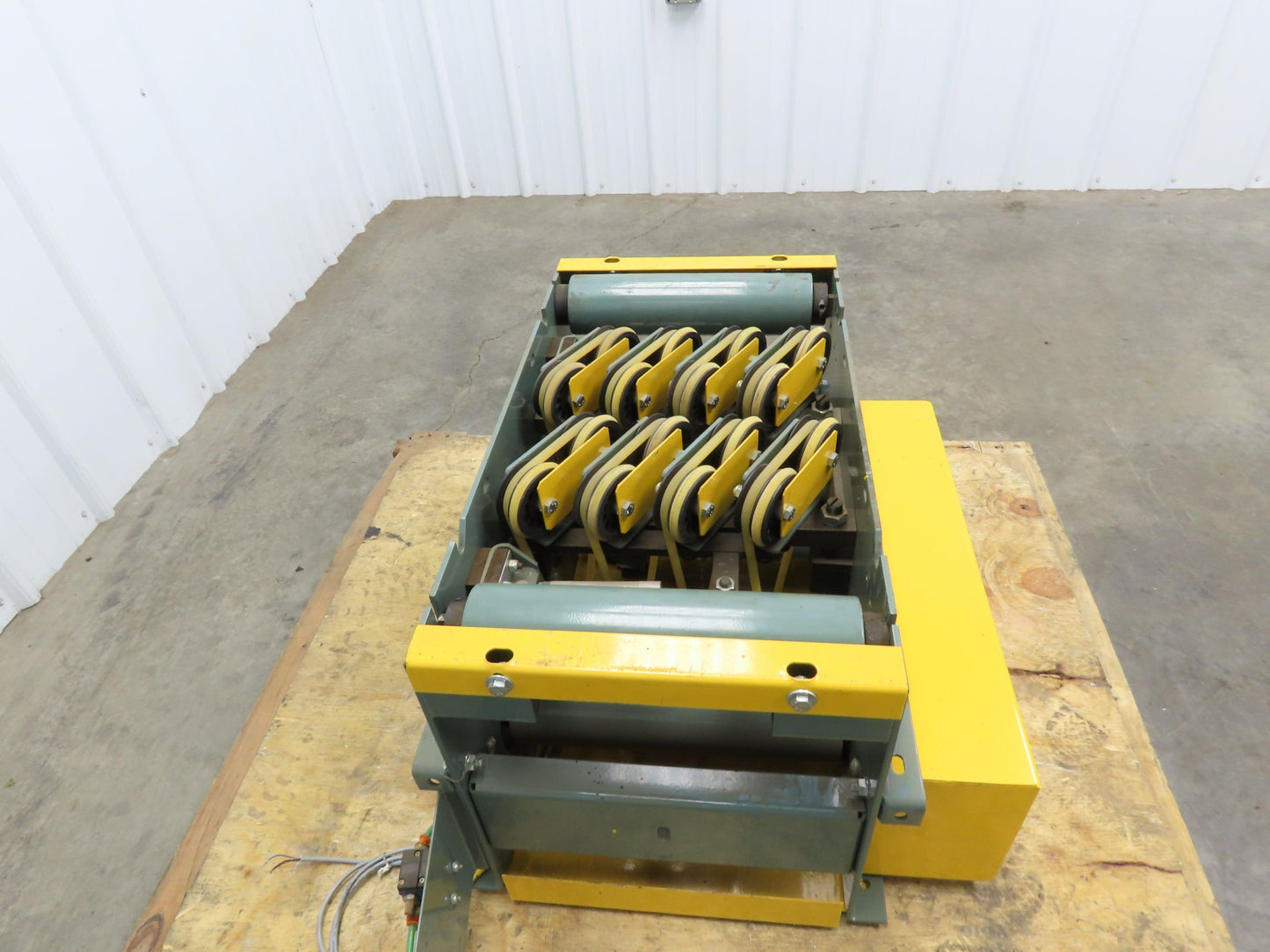 Hytrol Prosort 18" Conveyor Pivot Wheel Diverter Pneumatic RH Transfer Sorter