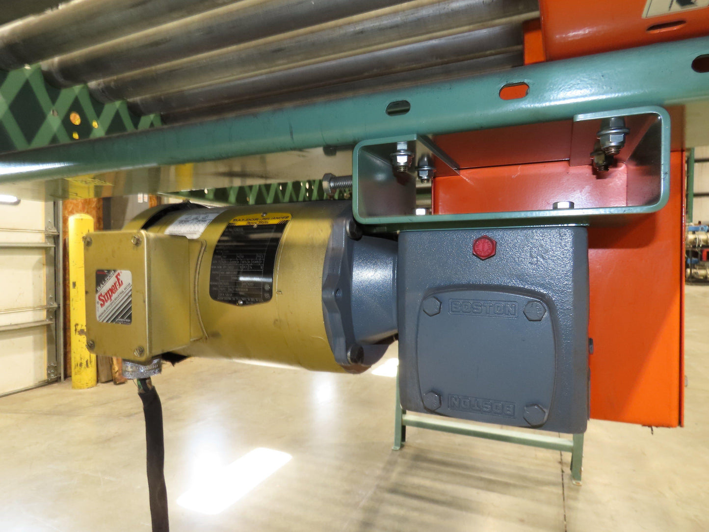 Roach 36"x 15' Live Roller Conveyor 33"BF Line Shaft O-Ring Drive 65fpm 460V 3PH