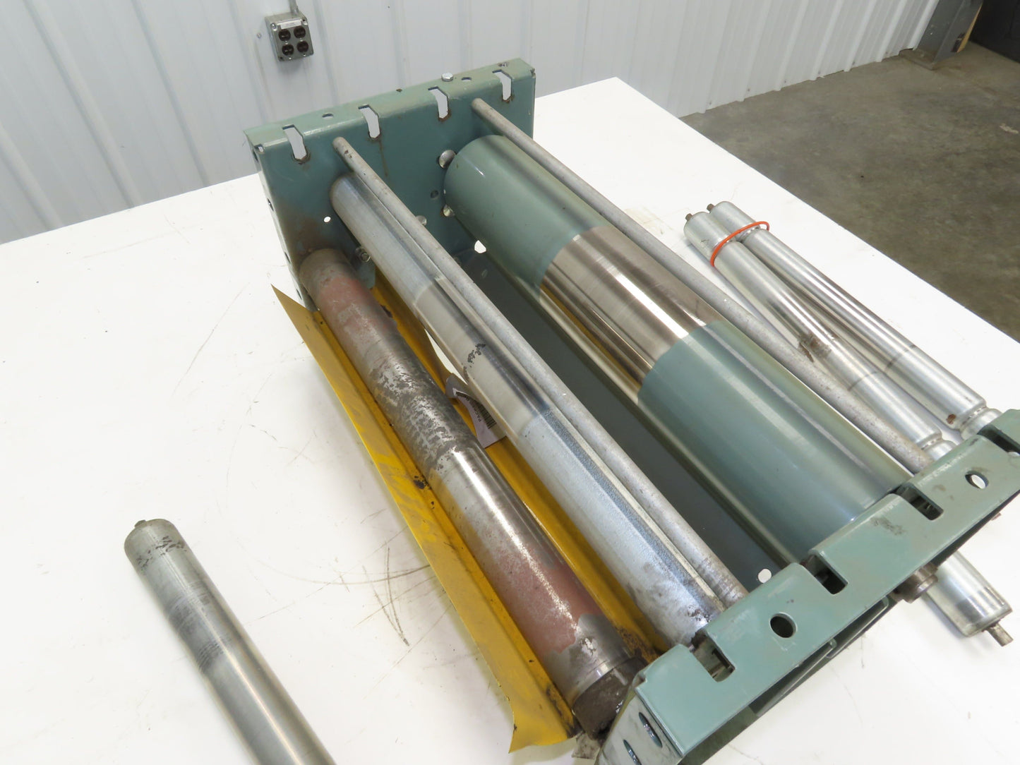 Hytrol 24" Accumulation Roller Conveyor Tail Pulley Assembly 21"BF Belt Drive