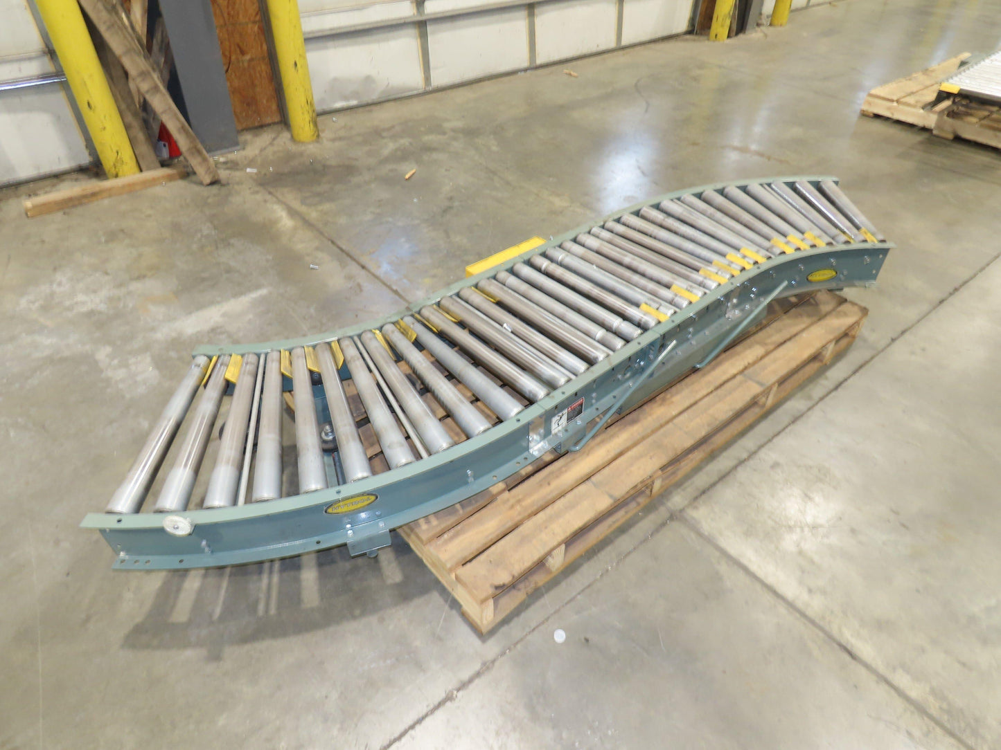 Hytrol 45° S-Curve 24" Accumulation Roller Conveyor 21"BF Slave Belt Drive 9' 6"