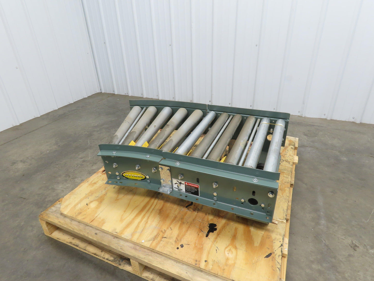 Hytrol 24" Accumulation Roller Conveyor 22.5° LH Curve Slave Belt Drive 38"L